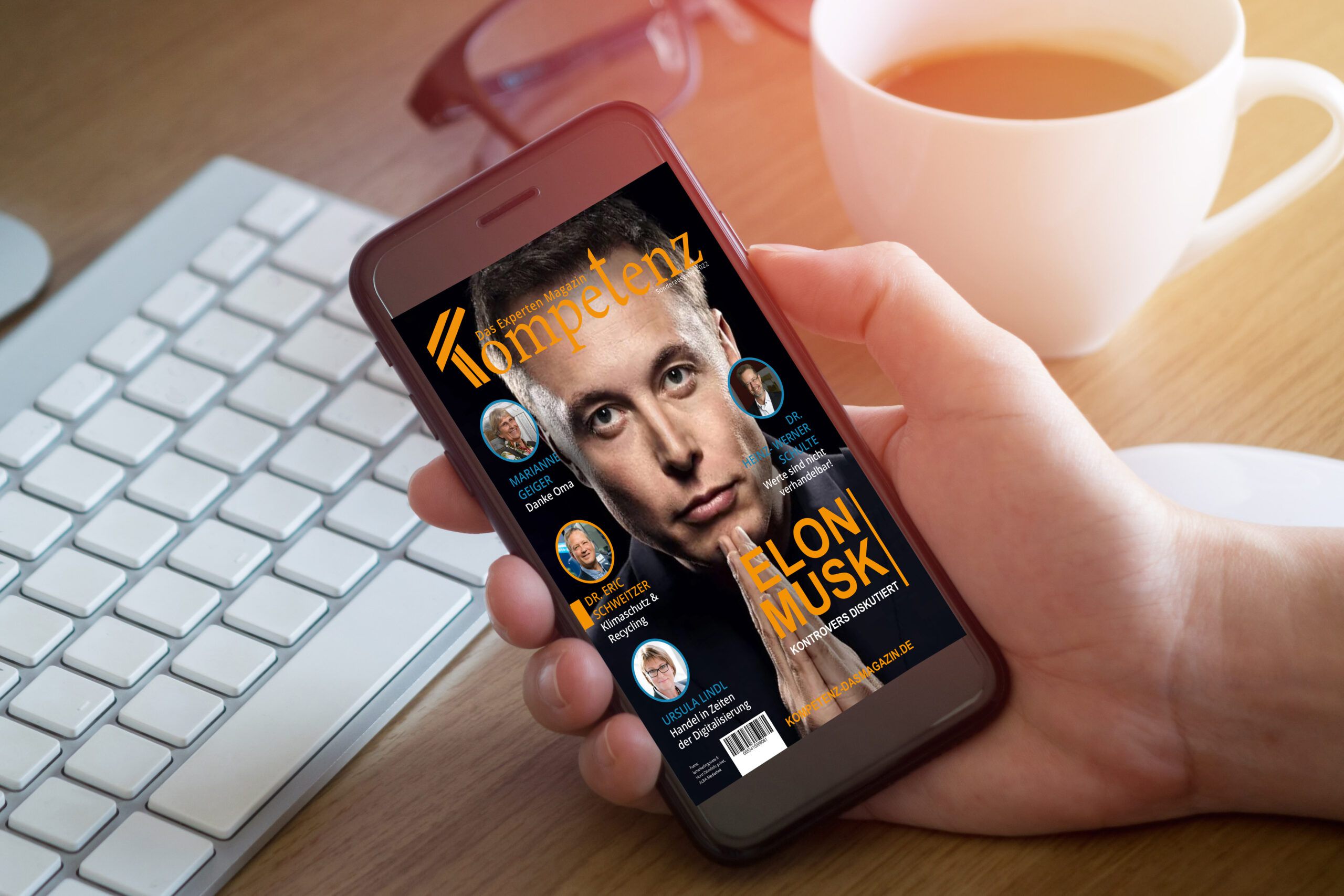 Das Cover der Sonderausgabe 2022 von Kompetenz – Das Expertenmagazin auf einem Smartphone